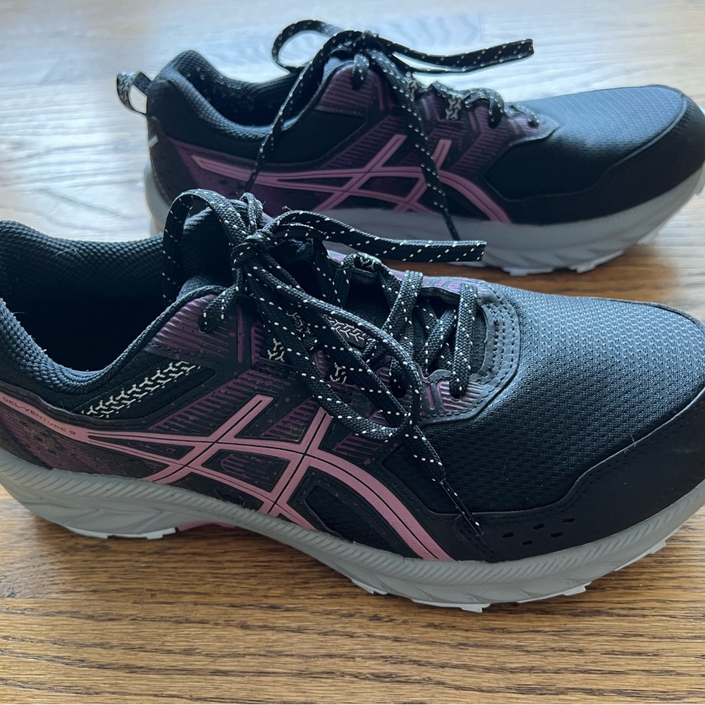 ASICS Women’s running shoes 9 black/pink